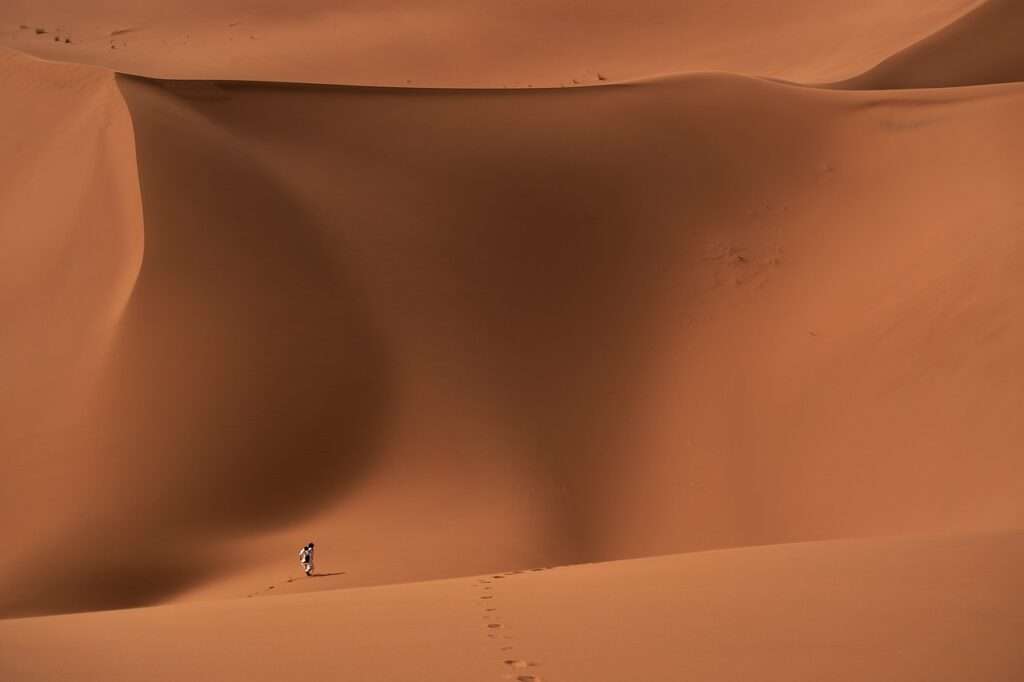 desert, sand, travel-6262547.jpg