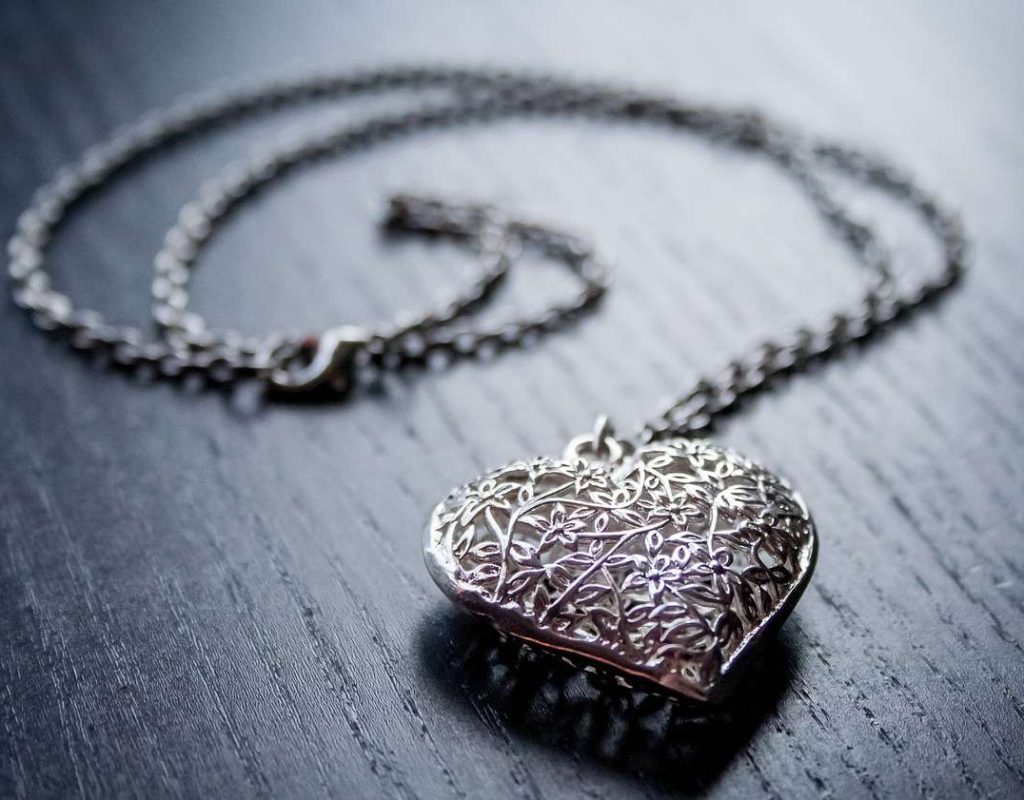 heart, love, jewellery-1521377.jpg