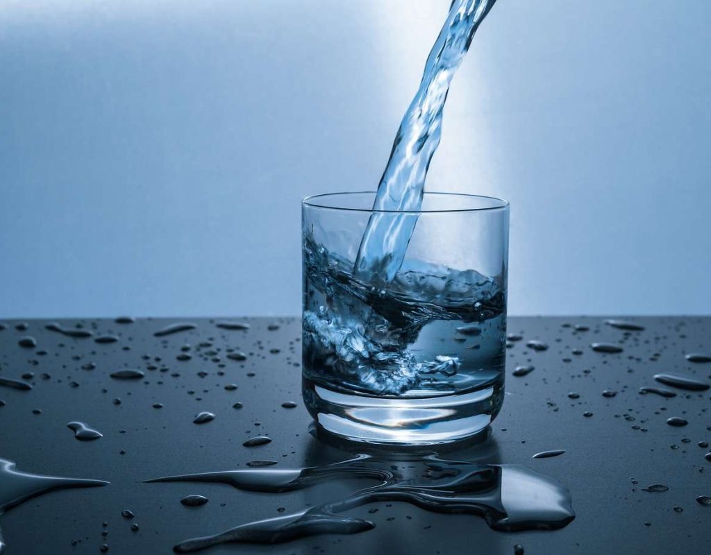 water, glass, drops-2296444.jpg